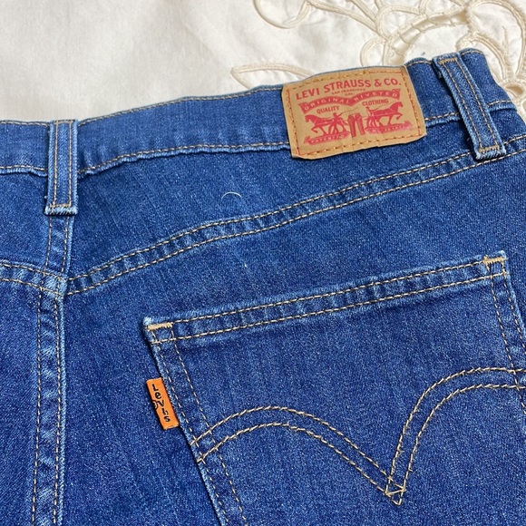 Levi’s high waisted orange tab label pocketed jean shorts - Picture 5 of 6